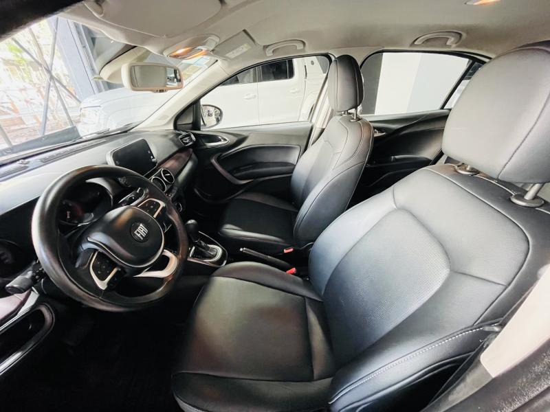 Imagen ilustrativa de Fiat Cronos 1.8 16v Precision At6 Pack Premium