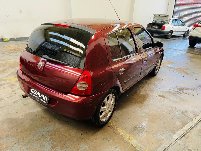 Imagen ilustrativa de Renault Clio 1.2 F2 Athentique Pk