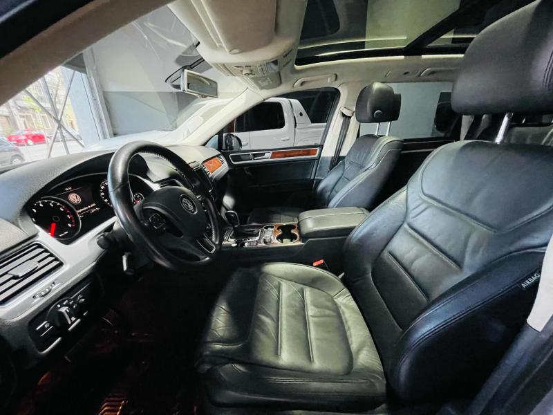 Imagen ilustrativa de Volkswagen Touareg 4.2 V8 Premium